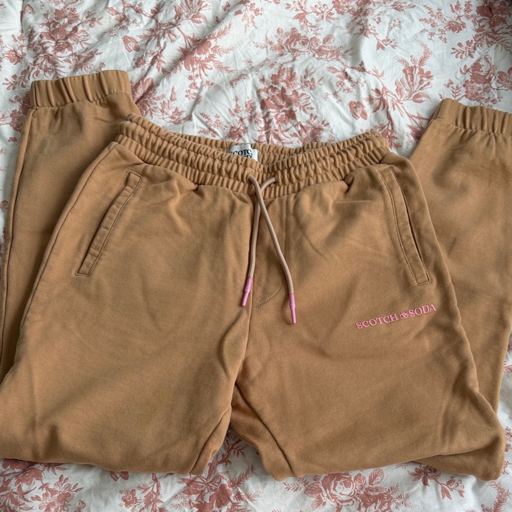 Scotch & Soda Camel Joggers with Pink Details